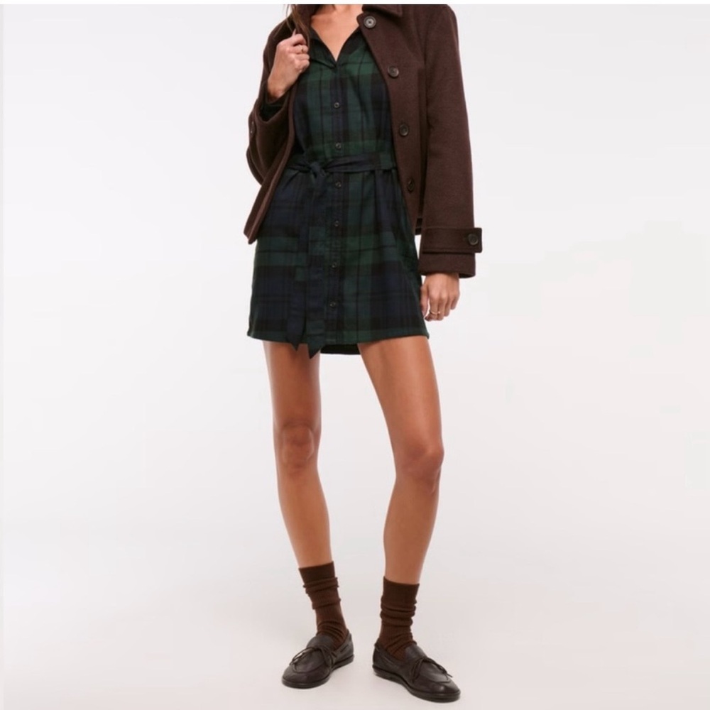NWOT Abercrombie & Fitch Relaxed Fit Plaid Dress with Belt